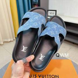 Picture of Louis Vuitton Slippers _SKULVsz38-45BSS0705311